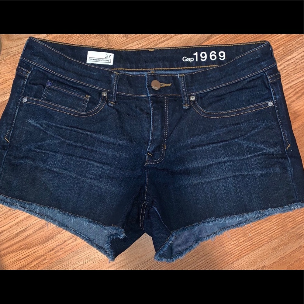 Gap shorts